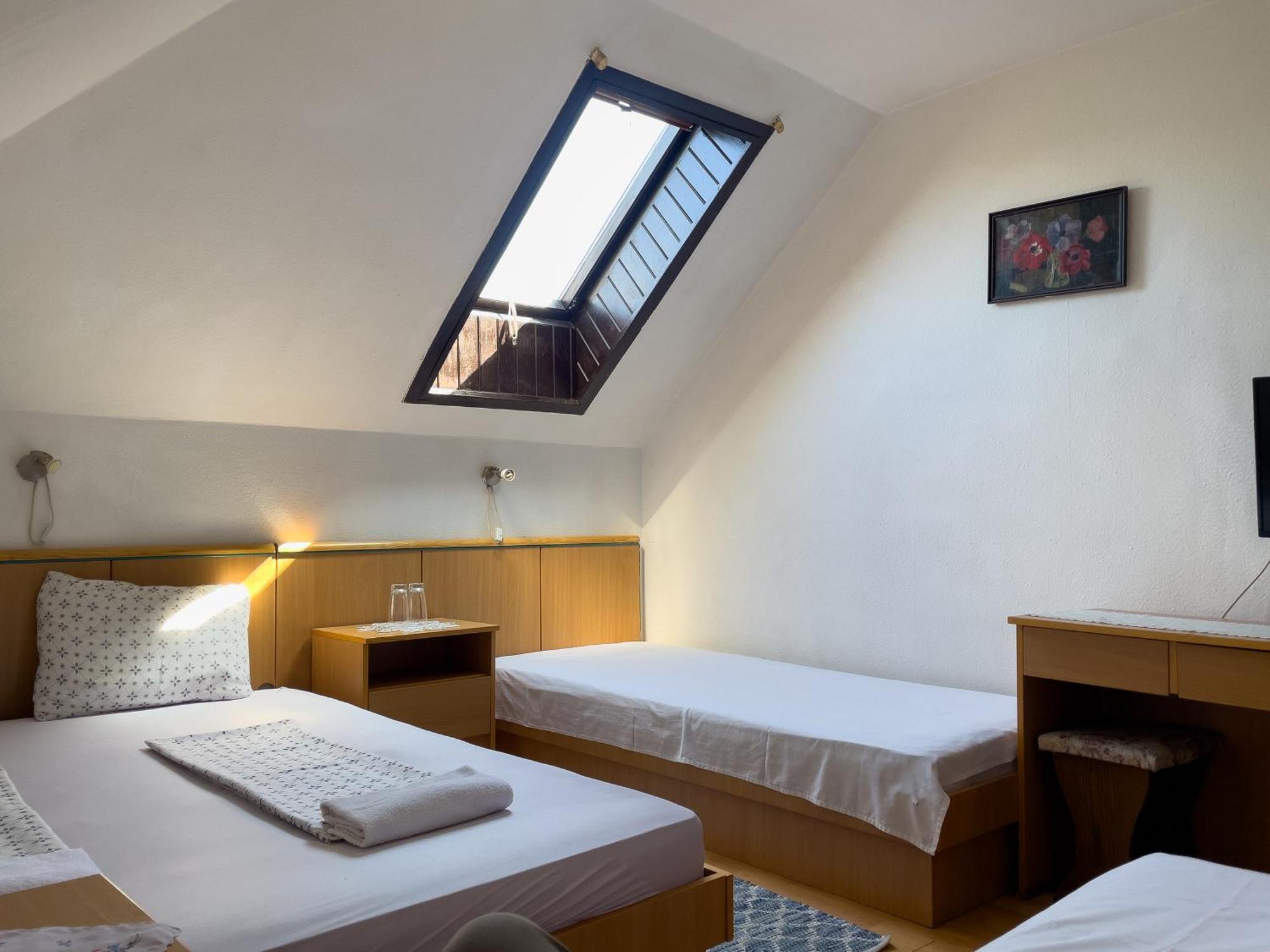 Pestujhely Panzio-Etterem Hotel Budapest Eksteriør billede